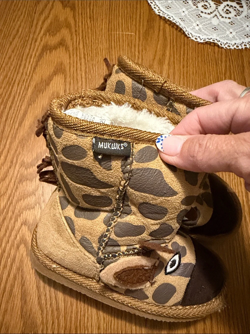 Muk Luks Zoo Babies Gabby Giraffe Plush Slipper Boots size 8